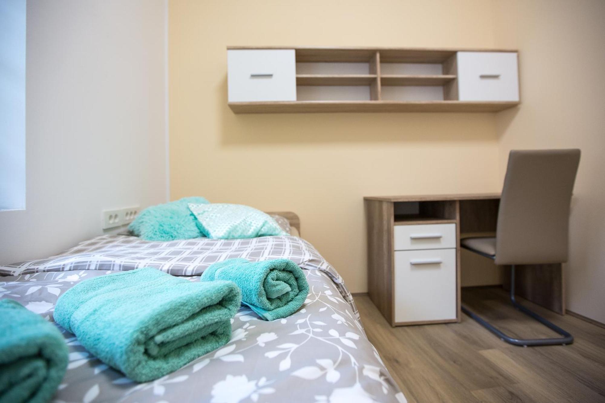 Minidorm Rooms In Heart Of City Center มาริบอร์ ภายนอก รูปภาพ