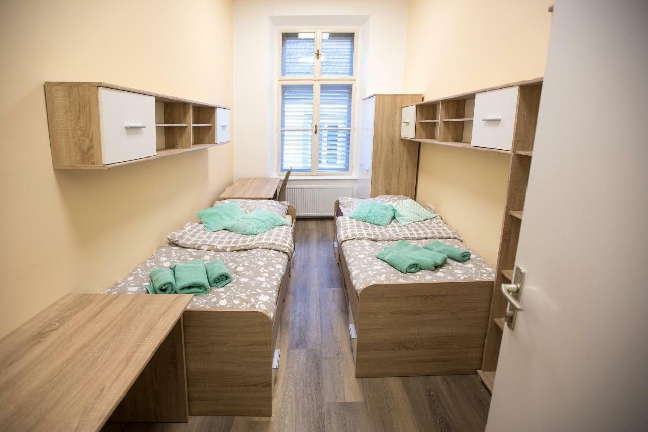 Minidorm Rooms In Heart Of City Center มาริบอร์ ภายนอก รูปภาพ