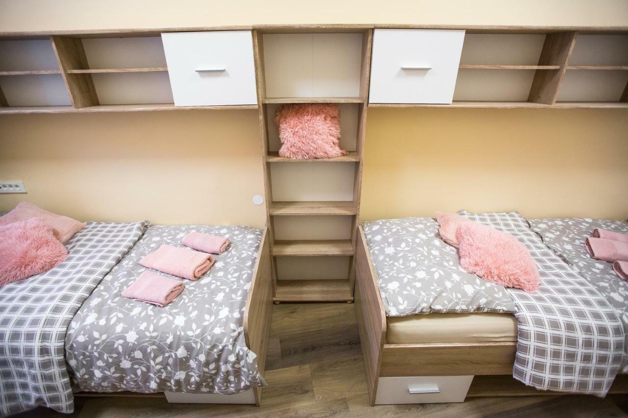 Minidorm Rooms In Heart Of City Center มาริบอร์ ภายนอก รูปภาพ