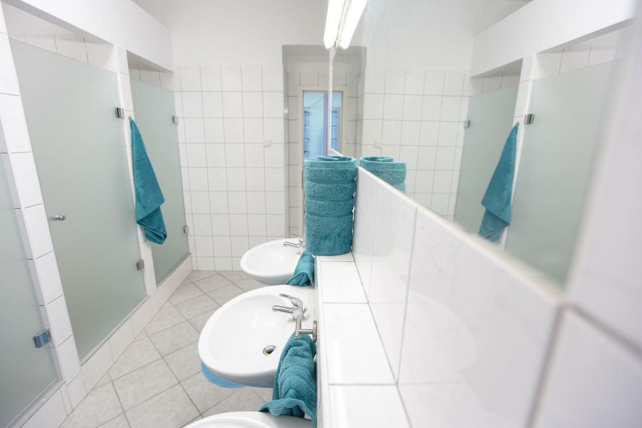 Minidorm Rooms In Heart Of City Center มาริบอร์ ภายนอก รูปภาพ