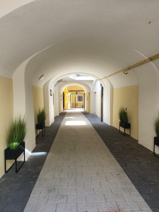 Minidorm Rooms In Heart Of City Center มาริบอร์ ภายนอก รูปภาพ